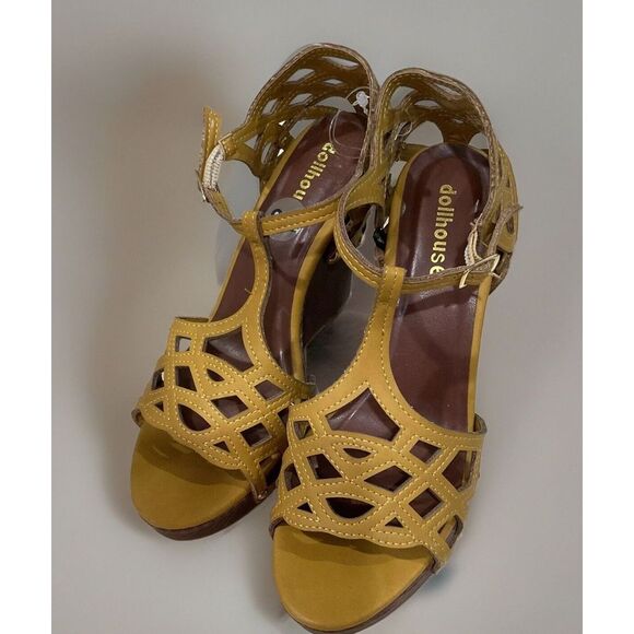 Dollhouse Eyelet Open Toe Strap Nailhead Buckle Platform Heels Yellow Gold 9.5 - Picture 8 of 9